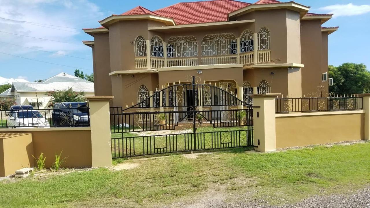 St Bess Comfort Style Black River Exterior foto